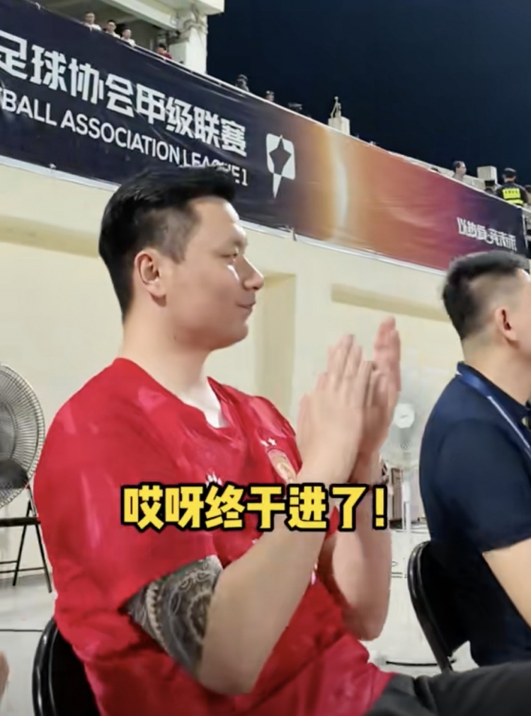 回家看球，郜林：希望广州队员快速成长，未来能帮助到中国足球